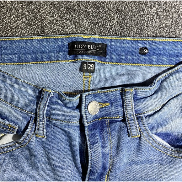 Judy Blue Light Blue Distressed Jeans ( 9/29 ) - Picture 4 of 7